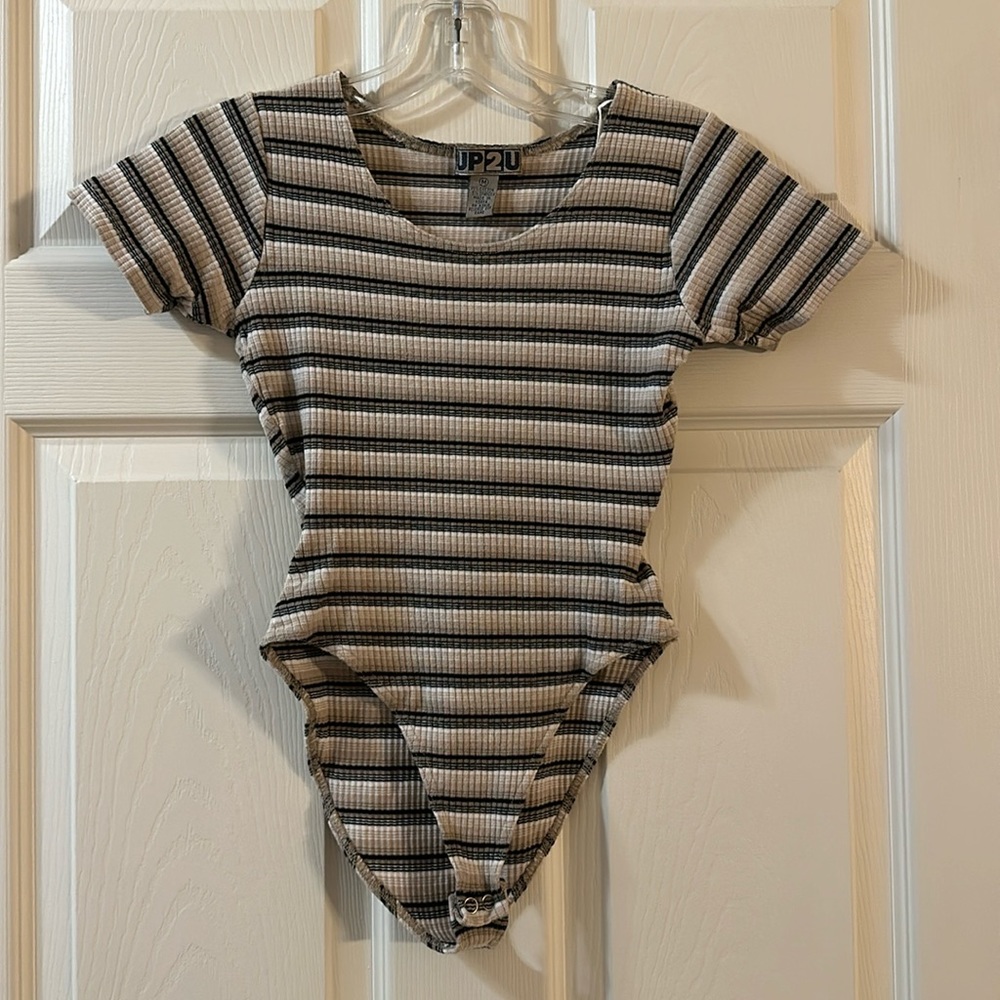 UP2U striped bodysuit (M).